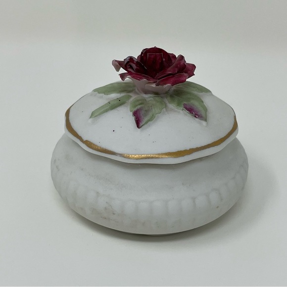 Vintage Delicate Red Rose Floral Miniature Trinket box with Lid, Made in Japan - Picture 3 of 8